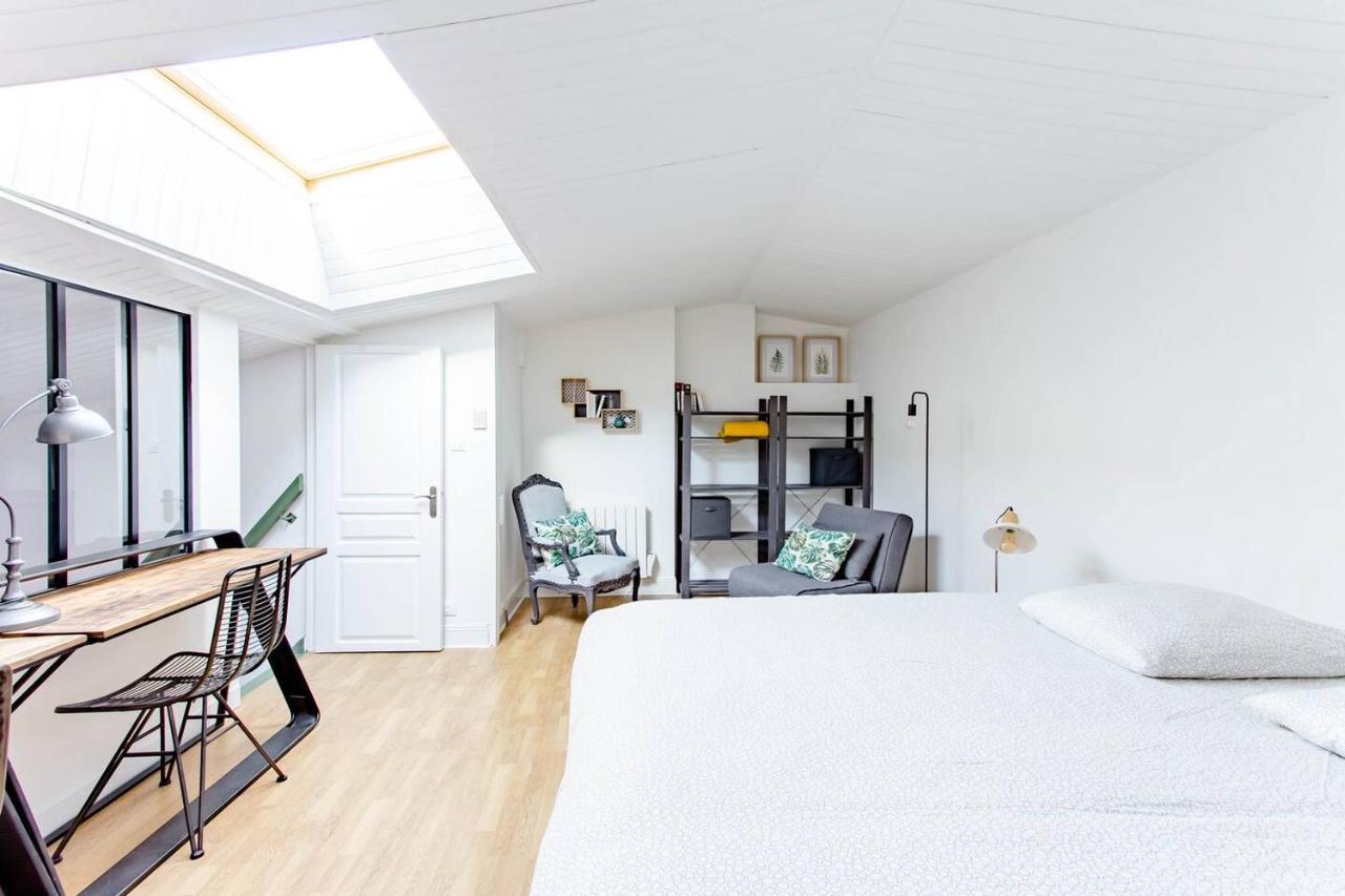 Superbe Duplex De 70M2 Avec 2 Chambres En Hyper Centre Au Calme Sur Cour Classe 3 Etoiles Avec Parking En Option Ла-Рошель Экстерьер фото